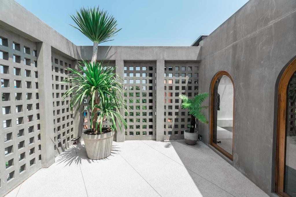 The Earth Hotel - Resim 5