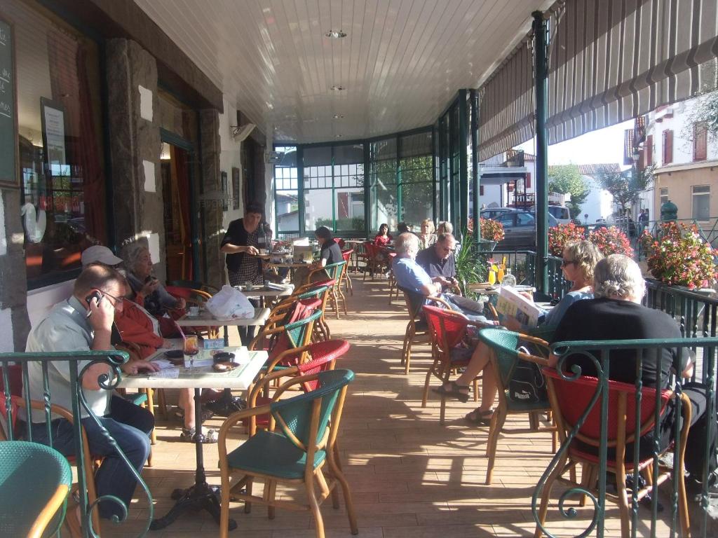 Restaurace v ubytování Hotel-Café du Trinquet