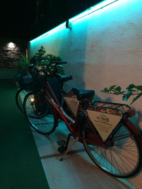 Jízda na kole v ubytování Hotel La Rosetta Scauri nebo okolí