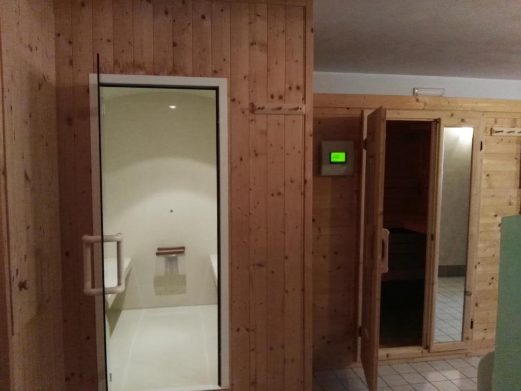 A bathroom at Hotel Residence Sanremo