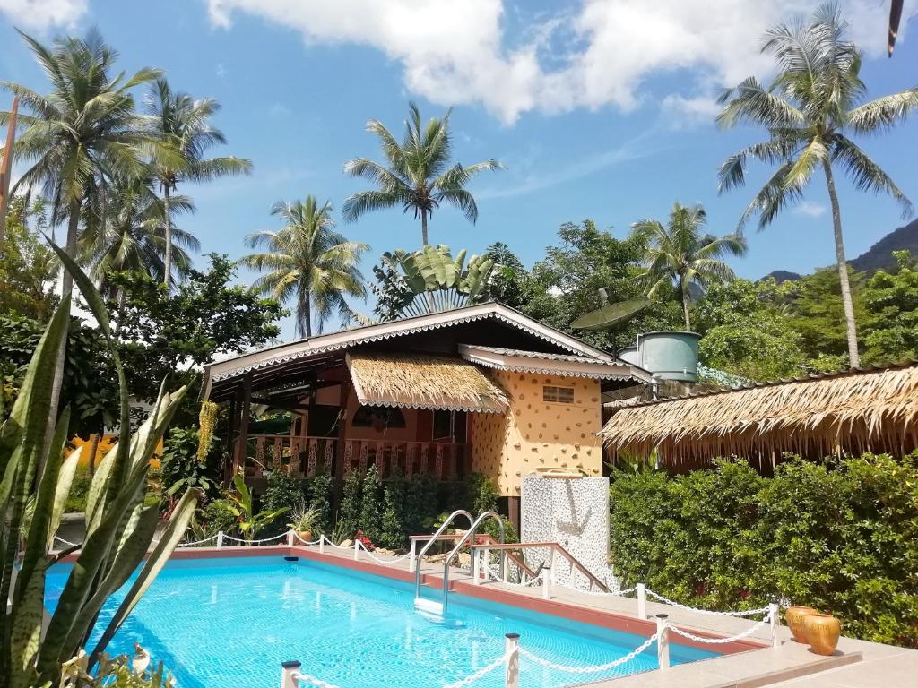 a pool at the resort at Macura Resort in Ko Chang