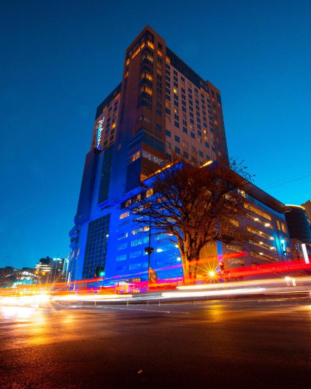 Radisson Blu Hotel Sandton, Johannesburg, Johannesburg – Updated 2021