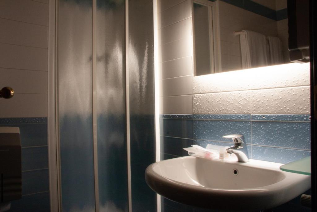 Koupelna v ubytování Hotel Motel 2000