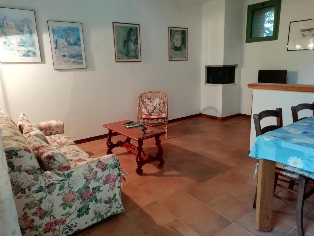 TV a/nebo společenská místnost v ubytování Podere Poggio Corbo