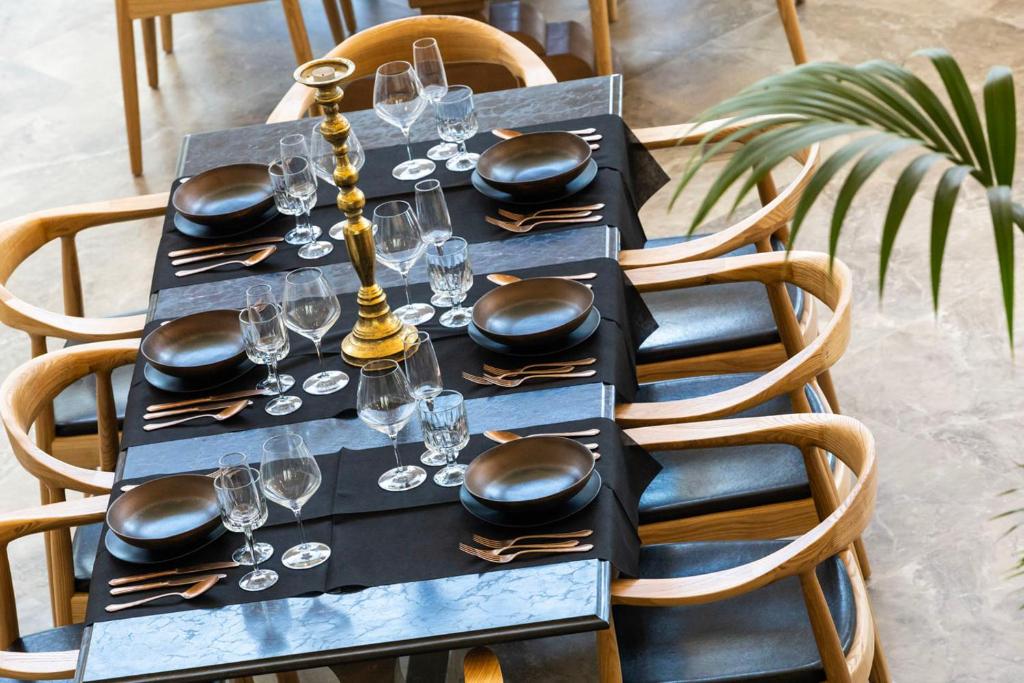 Restoran atau tempat lain untuk makan di Elysian Luxury Hotel and Spa