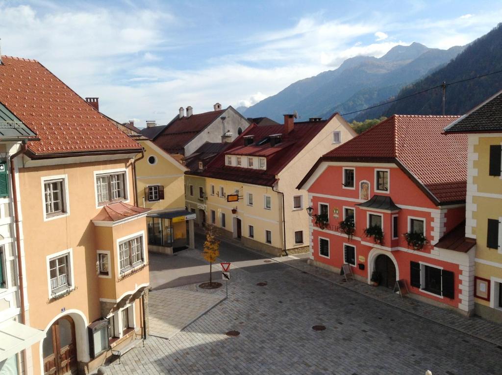 Nespecifikovaný výhled na hory nebo výhled na hory při pohledu z hotelu