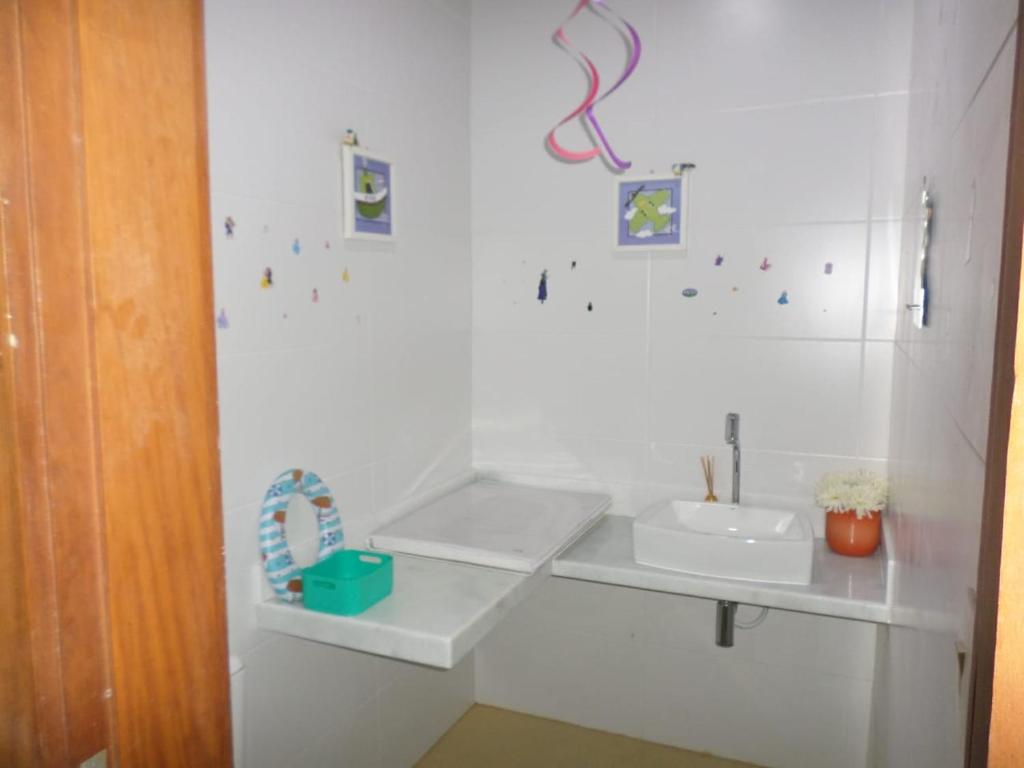  Casa de hospedes em condominio com lazer