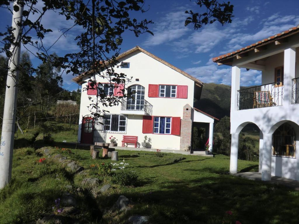 Hosteria Rose Cottage - Suite With Fireplace And Mountain View