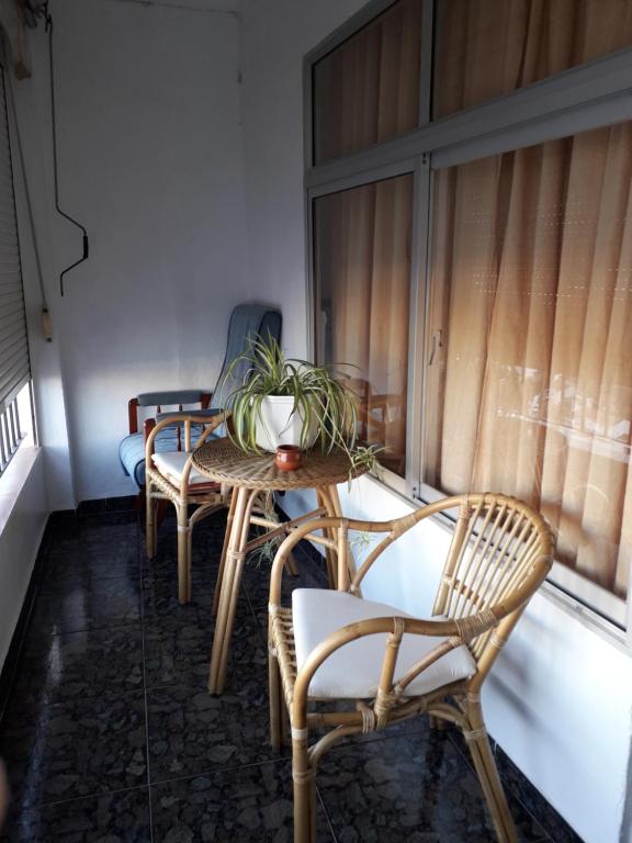 Część wypoczynkowa w obiekcie Casa Rural Balcones de Setenil