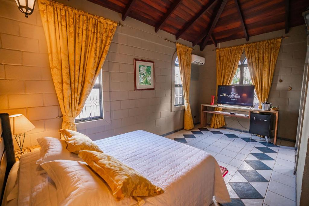  Pousada Camelot Inn