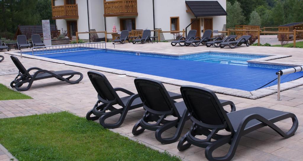 Bazén v ubytovaní Apartament w Jaworkach - Pod Wysoką alebo v jeho blízkosti