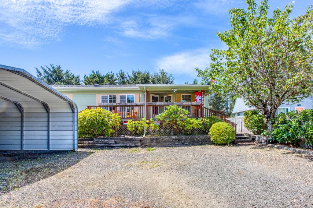 Vacation Home The Cabin at Oceano in Grayland, WA