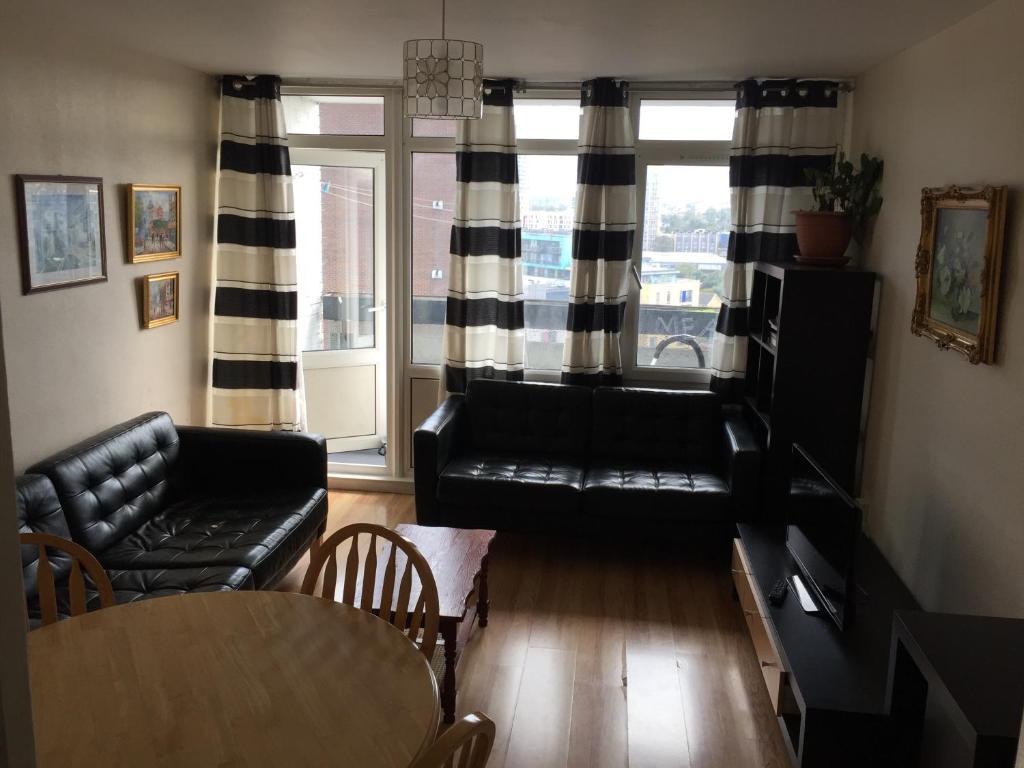 Posezení v ubytování Two bedroom apartment in Royal Greenwich