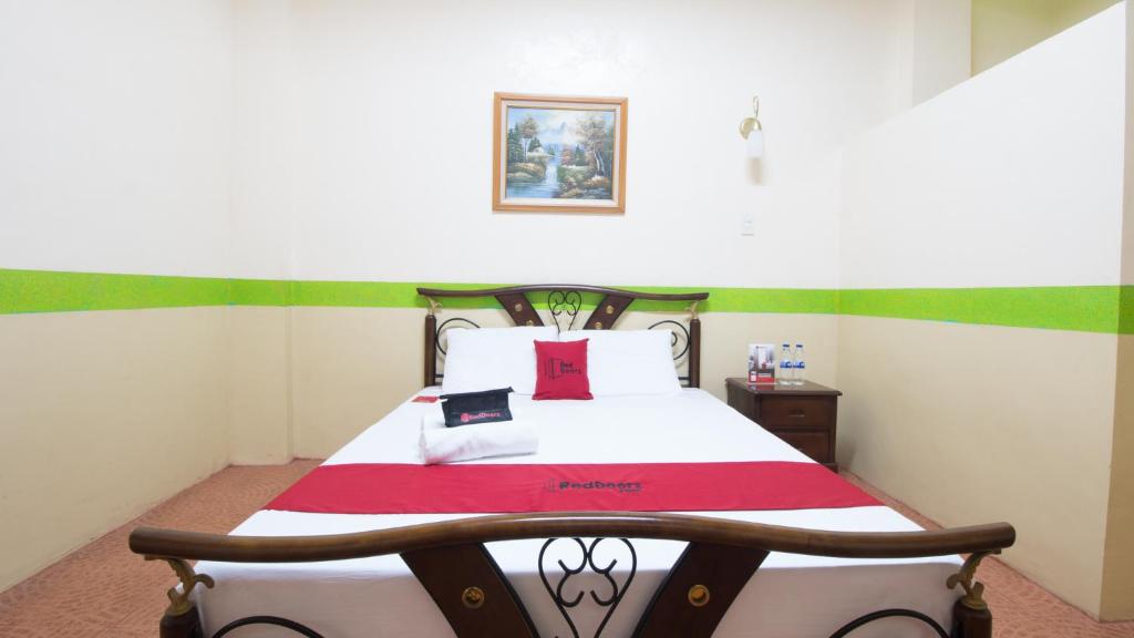 RedDoorz at Praferosa Resort Hotel Calamba - 