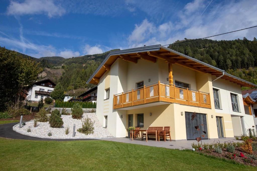 Nespecifikovaný výhled na hory nebo výhled na hory při pohledu z apartmánu