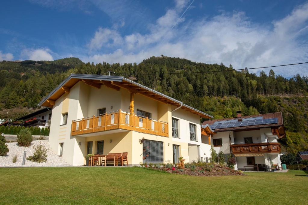 Nespecifikovaný výhled na hory nebo výhled na hory při pohledu z apartmánu