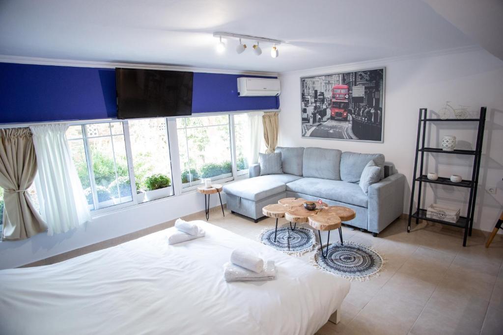 Thessaloniki Center Small Studio Apartment - 11