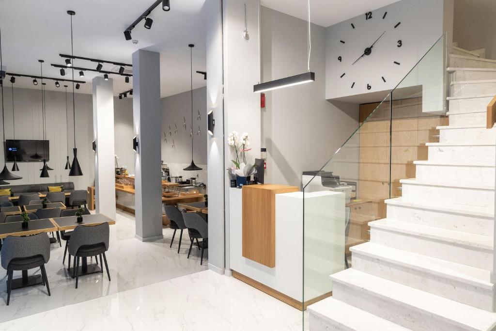 Kuchyňa alebo kuchynka v ubytovaní Grand Port Suites