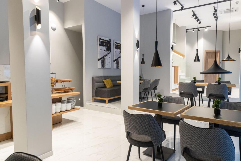 Posedenie v ubytovaní Grand Port Suites