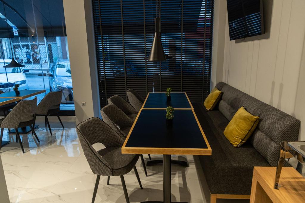 Posedenie v ubytovaní Grand Port Suites