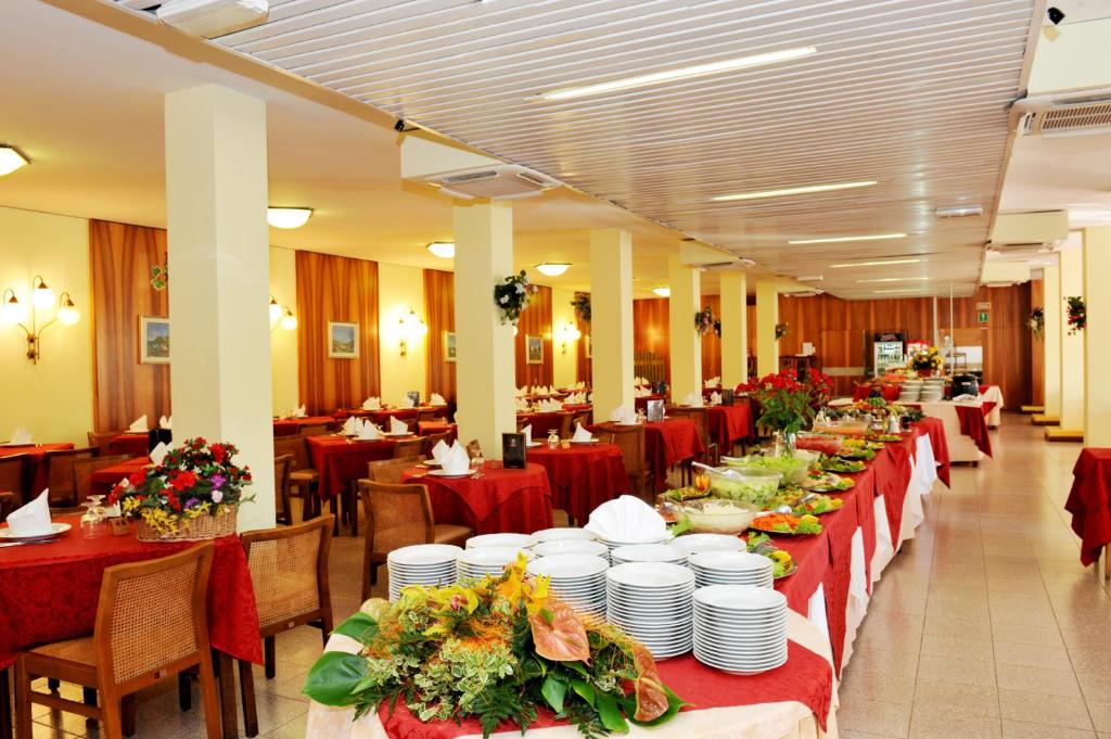 Restaurace v ubytování Hotel Palme & Suite