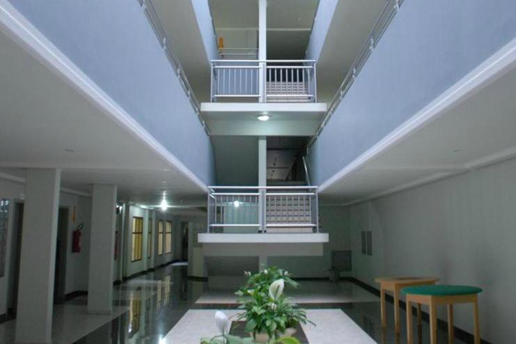  Big Executive Hotel