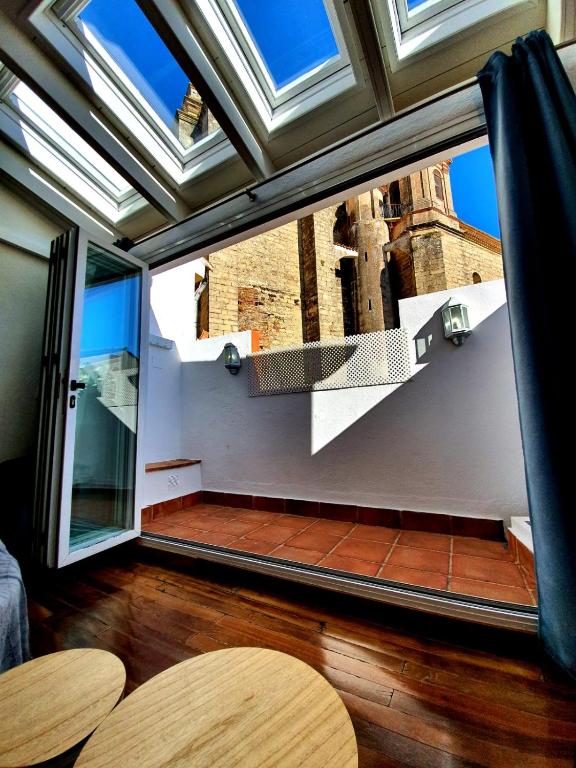 Almocabar Luxury Apartment - 18