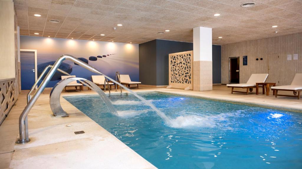 Bazén v ubytování Barceló Punta Umbría Mar nebo v jeho okolí