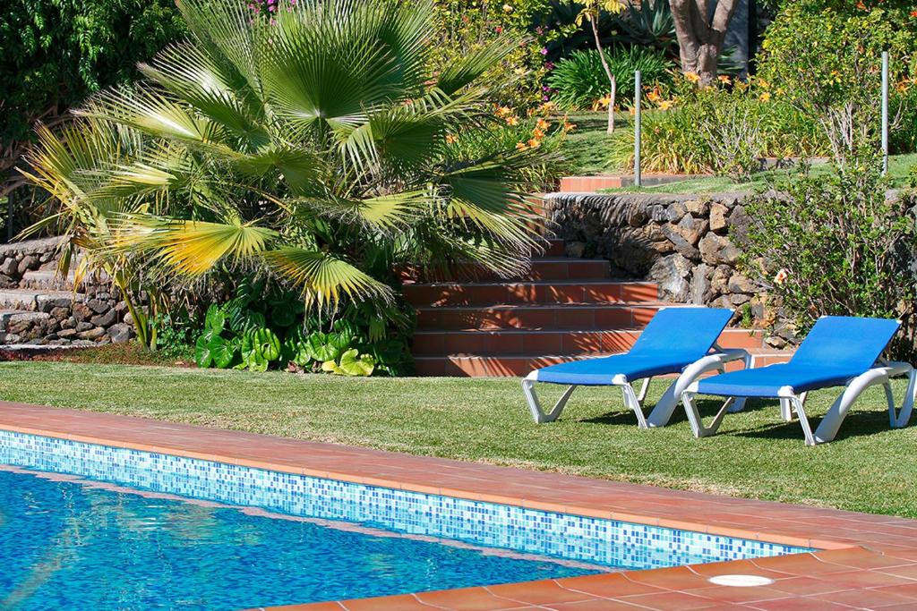 The swimming pool at or close to Casa Esther