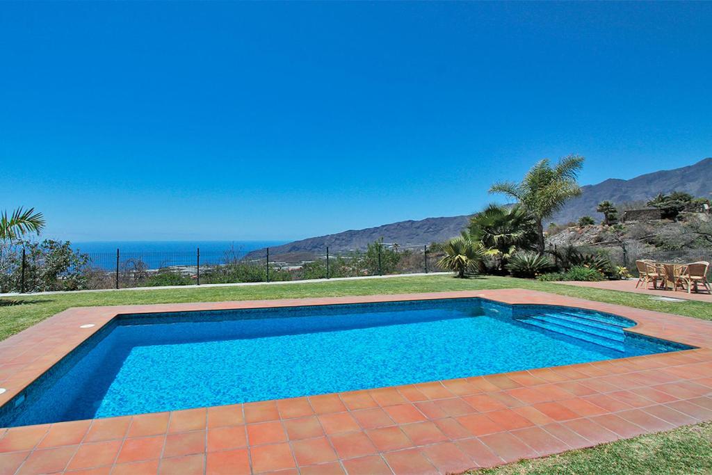 The swimming pool at or close to Casa Esther