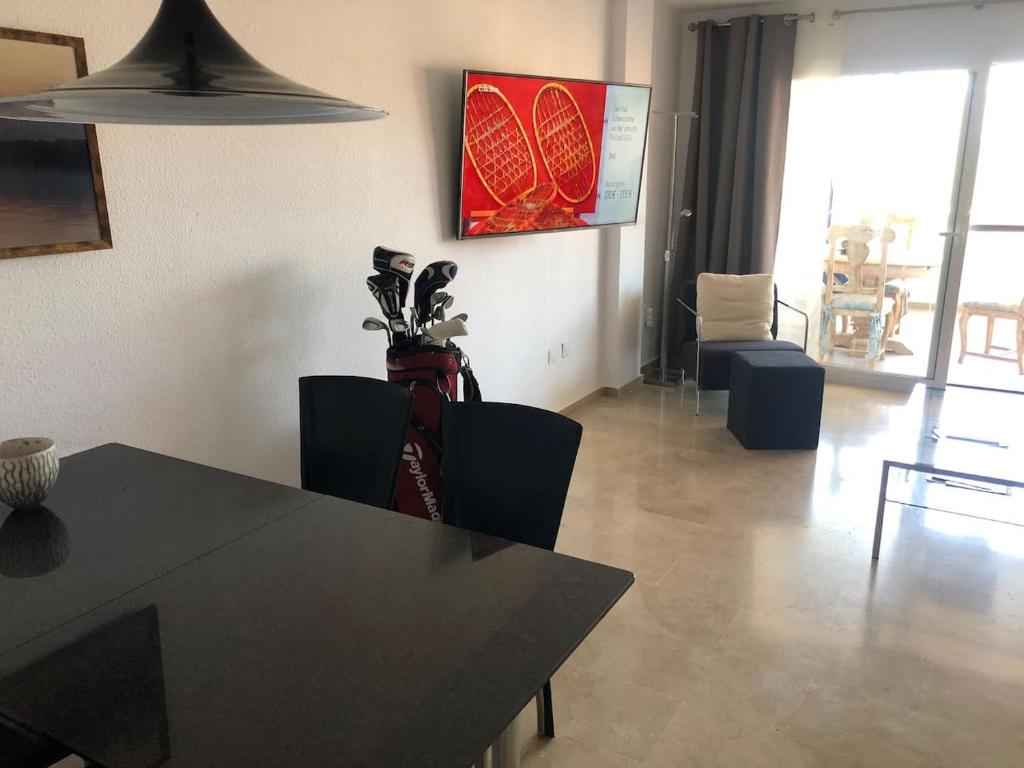 Fotografia z galérie ubytovania Penthouse /View/Sea/Quiet/Golf/Pool/Atalaya v destinácii Estepona