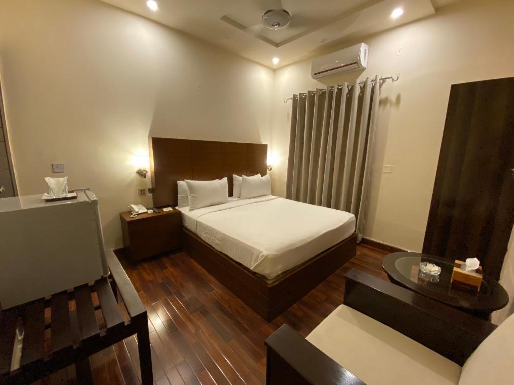 Shelton’s Rezidor Lahore - Room King Estándar