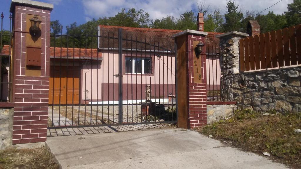 Casa Dragoi din Socolari, Caras - Severin - Housity