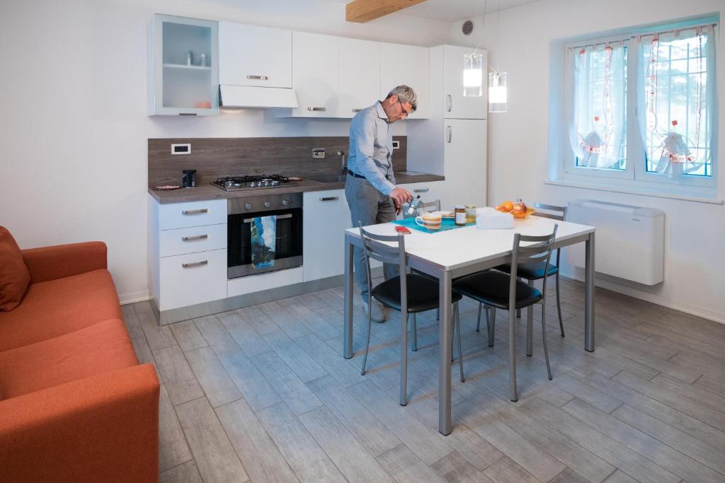 Kuchyň nebo kuchyňský kout v ubytování Albergo Diffuso Magredi