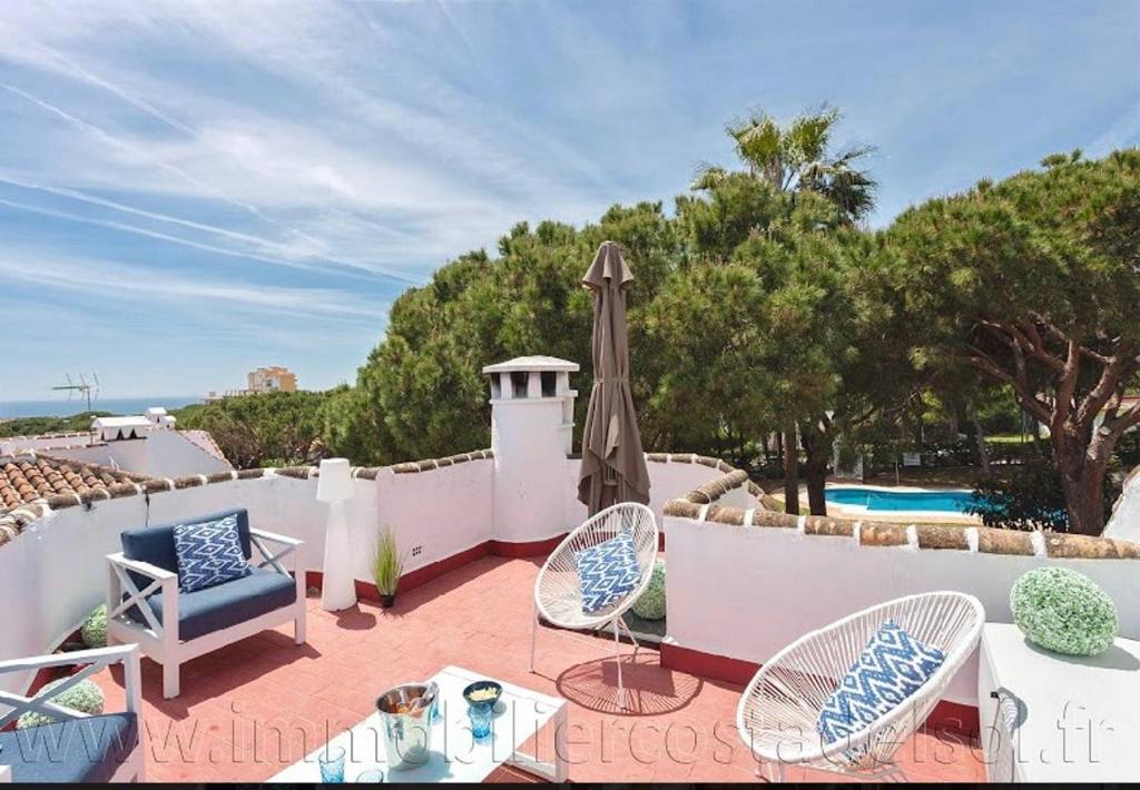 The swimming pool at or close to Maison Mijas Costa