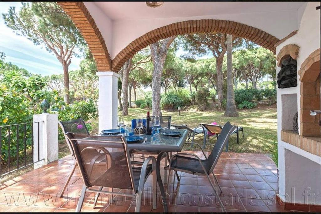 A garden outside Maison Mijas Costa