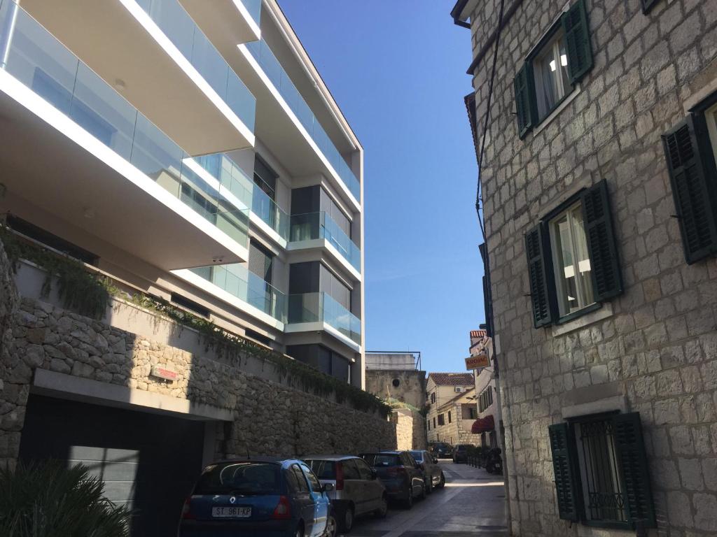 Budova, v ktorej sa apartmán nachádza