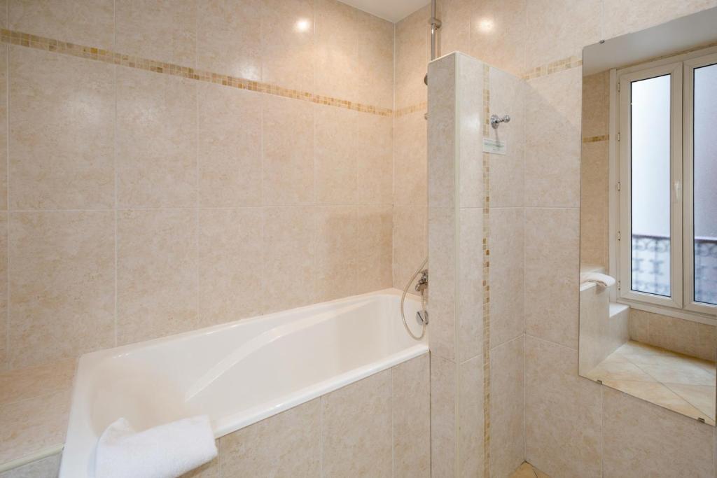 Grand Hôtel Des Gobelins - Resim 15