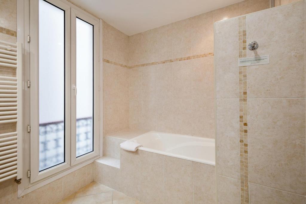 Grand Hôtel Des Gobelins - Resim 16