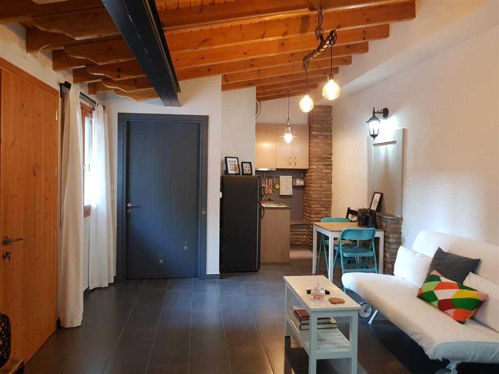 Kuchyňa alebo kuchynka v ubytovaní Stone Guesthouse
