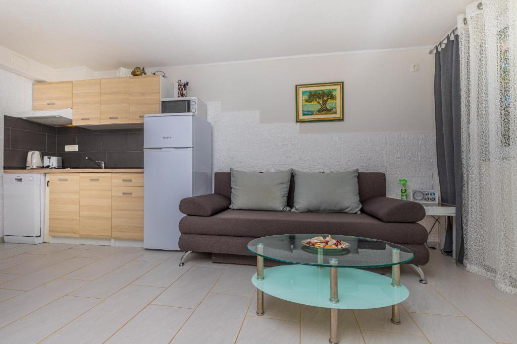 Kuchyňa alebo kuchynka v ubytovaní Villa Manta Crikvenica