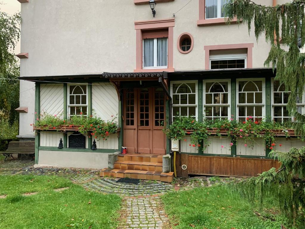 Chambre Gentiane 2 à 3 personnes wifi sdb partagée – photo 7