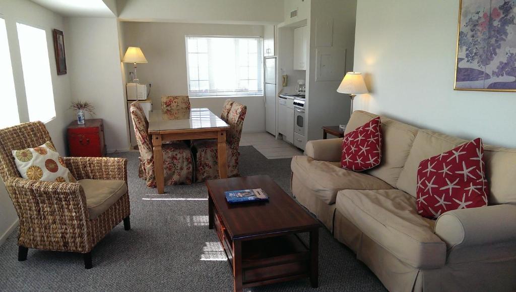 Montauk Manor - 