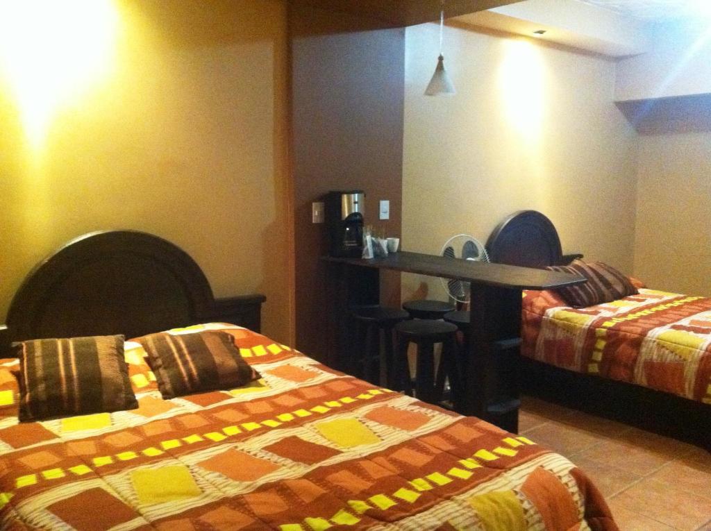 Melrost Airport Bed & Breakfast - Sala Matrimoniali Con Due Letti Queen