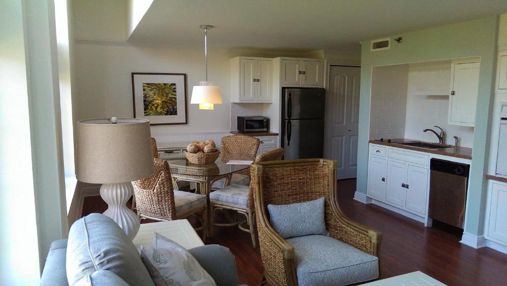 Montauk Manor - Deluxe Loft Suite