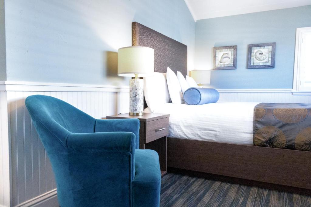 Ocean Echo Inn & Beach Cottages - Blue Whale Room (11), Family Double - No Pets
