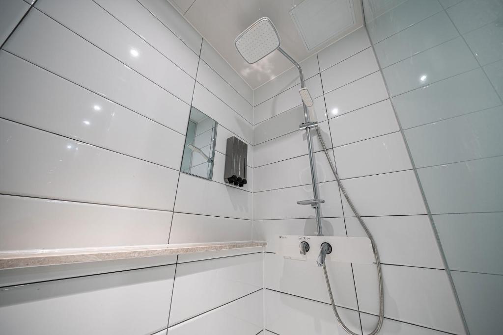 Koupelna v ubytování Stay Month Hotel