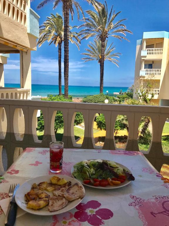 Apartamento vistas al mar desde la terraza