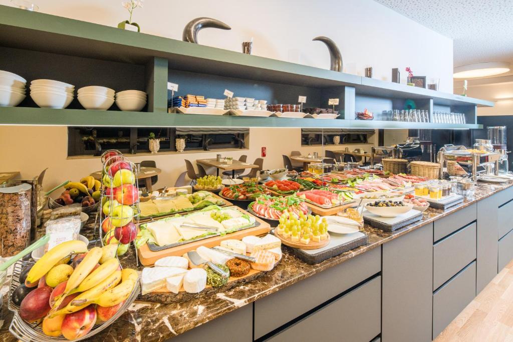 Comida no hotel ou em algum lugar perto