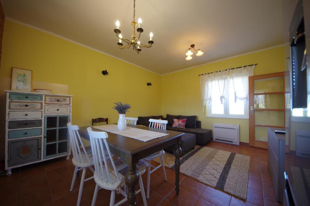 Kuchyň nebo kuchyňský kout v ubytování Apartman Marija